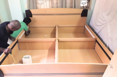 Main furniture unfitting and fitting